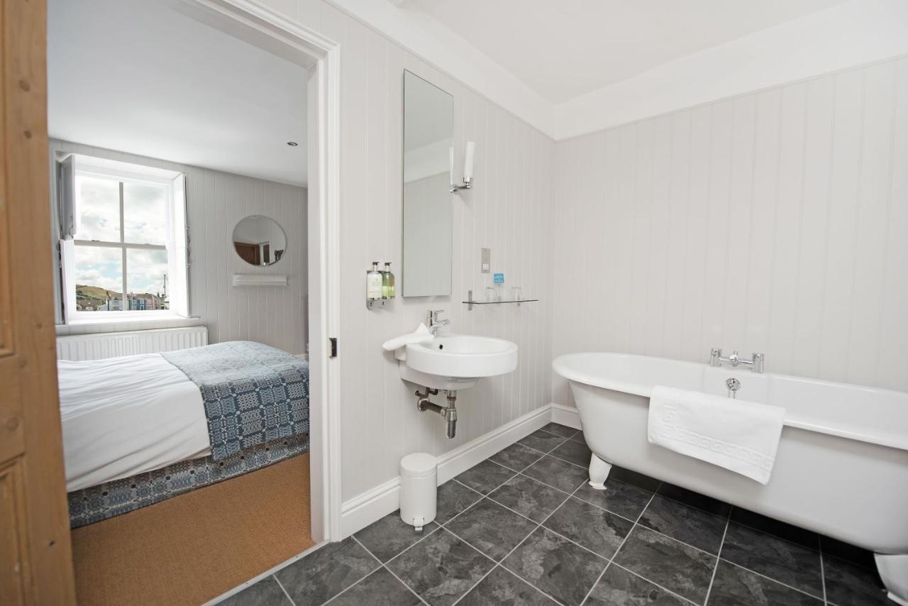 Harbourmaster Hotel Aberaeron Esterno foto